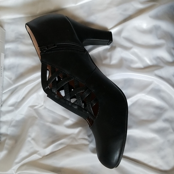 Ladies high heeled style shoes - Picture 2 of 2